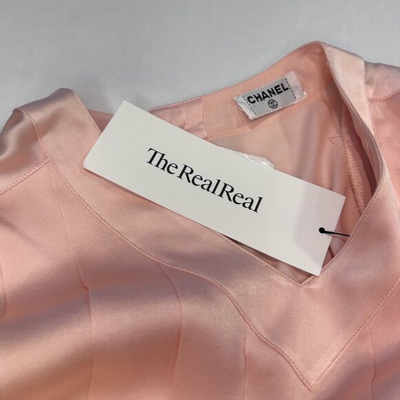 CHANEL Vintage Pleated Button Up Blouse in Pale Pink Silk - Picture 8 of 11